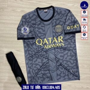 Áo Bóng Đá PSG Màu Xám Mùa 2023 - 2024 Phong Cách